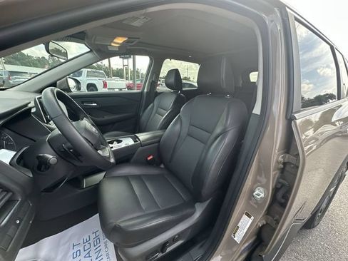 Used 2025 Nissan Rogue SV w/ SV Premium Package FWD image 14