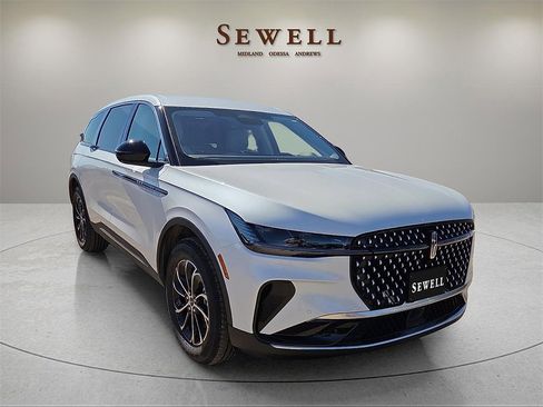 New 2026 Lincoln Nautilus Premier image 6