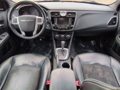 Used 2014 Chrysler 200 Limited w/ Sun/Sound Group image 17