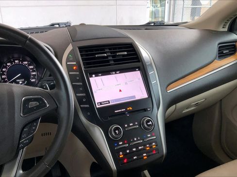 Used 2018 Lincoln MKC Select w/ Select Plus Package image 6