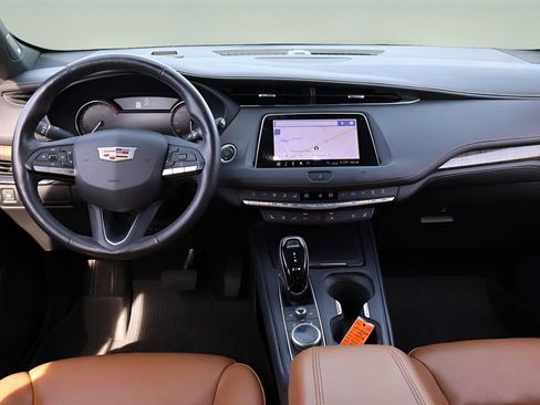 Used 2020 Cadillac XT4 Premium Luxury w/ Enhanced Visibility Package image 12