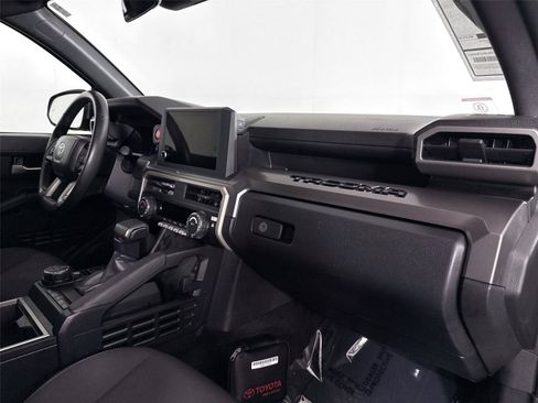 Certified 2024 Toyota Tacoma TRD Off-Road AWD/4WD image 38