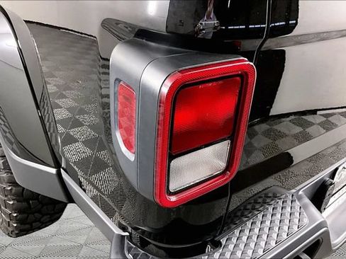 Used 2024 Jeep Gladiator Sport AWD/4WD image 22