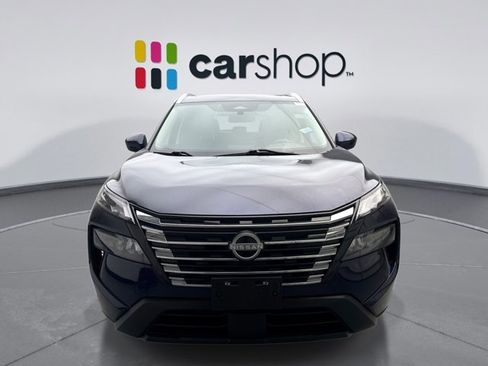 Used 2024 Nissan Rogue SV w/ SV Premium Package image 8