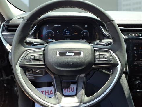 Used 2023 Jeep Grand Cherokee L Limited AWD/4WD image 10
