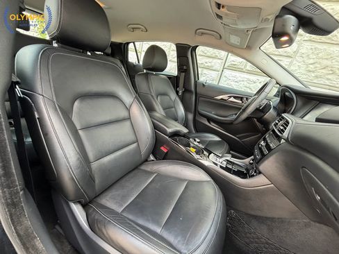 Used 2017 INFINITI QX30 w/ Cargo Package image 38