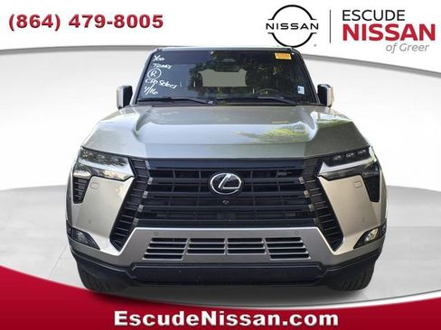 Used 2024 Lexus GX 550 w/ Accessory Package (2T) image 2