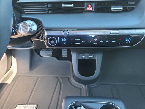 Used 2024 Hyundai Ioniq 5 SE RWD image 25