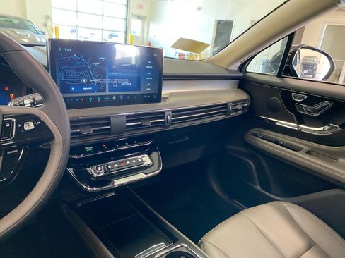 New 2025 Lincoln Corsair AWD w/ Equipment Group 101A image 12