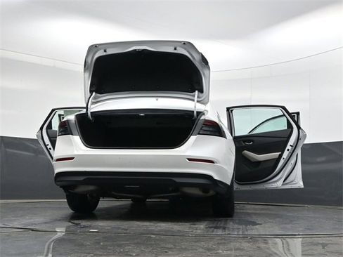 Used 2023 Honda Accord LX image 40