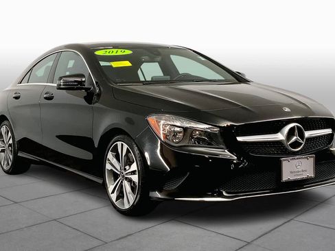 Used 2019 Mercedes-Benz CLA 250 4MATIC image 3