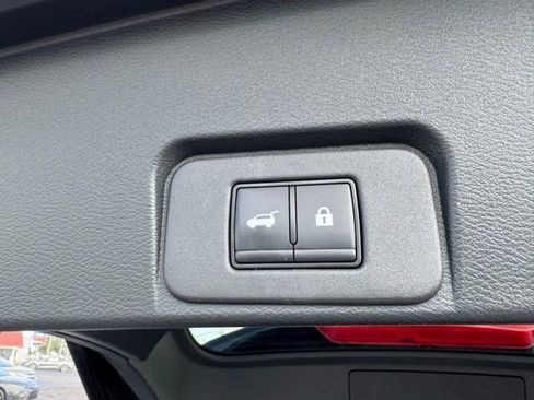 Used 2024 Nissan Rogue SL image 23