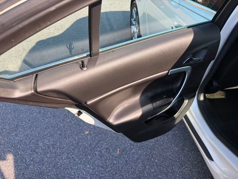 Used 2013 Buick Regal Premium FWD image 30