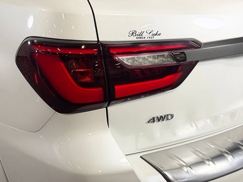 Used 2024 INFINITI QX80 Sensory AWD/4WD image 13