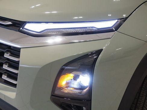 New 2026 Chevrolet Equinox LT w/ Convenience Package II image 28