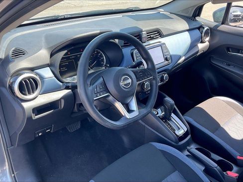 Used 2025 Nissan Versa SV FWD image 16