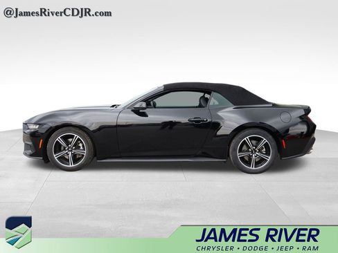 Used 2025 Ford Mustang Premium RWD image 2