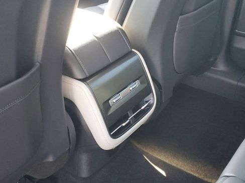 Certified 2024 Lincoln Nautilus Reserve w/ Equipment Group 202A image 30