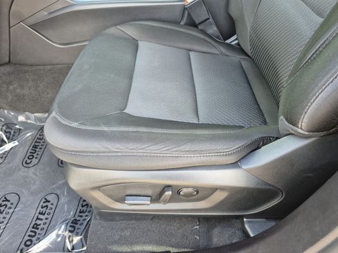 Certified 2022 Ford Explorer XLT RWD image 21