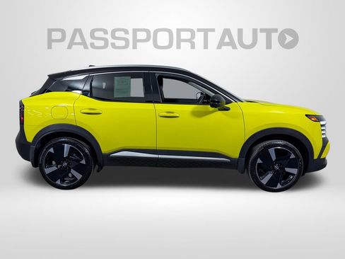 Certified 2025 Nissan Kicks SR AWD/4WD image 12