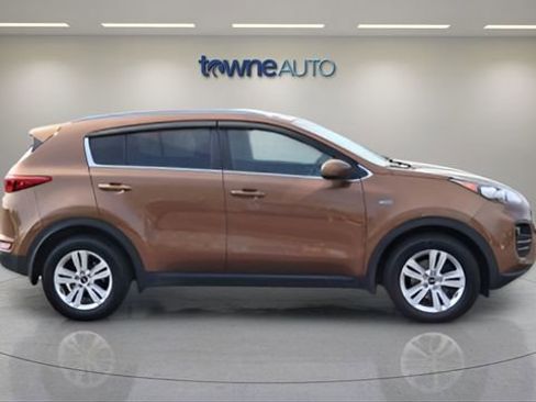 Used 2018 Kia Sportage LX w/ LX Popular Package AWD/4WD image 8