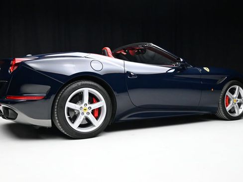 Used 2016 Ferrari California T image 27