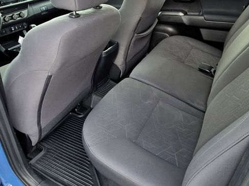 Used 2019 Toyota Tacoma TRD Off-Road image 14