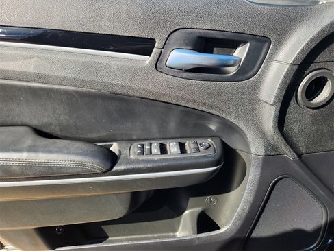 Used 2023 Chrysler 300 Touring L w/ Popular Equipment Group image 31