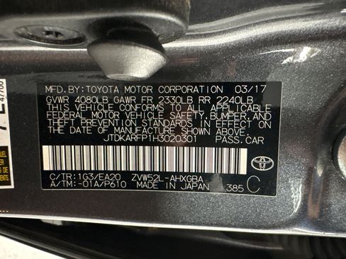 Used 2017 Toyota Prius Prime Advanced w/ Preferred Accessory Package FWD image 18
