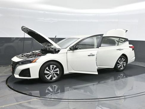Used 2025 Nissan Altima 2.5 S FWD image 49