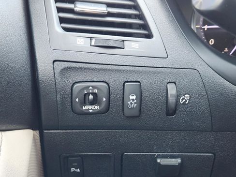 Used 2011 Lexus ES 350 image 28