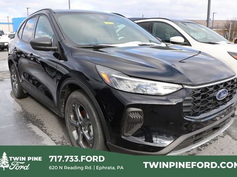 Used 2025 Ford Escape ST-Line w/ Tech Pack #1 FWD image 1