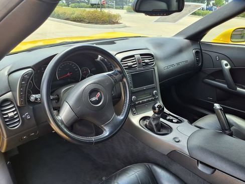 Used 2007 Chevrolet Corvette Coupe w/ Preferred Equipment Group RWD image 15