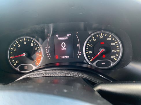 Used 2015 Jeep Renegade Latitude AWD/4WD image 10