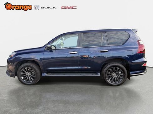 Used 2022 Lexus GX 460 Premium w/ Accessory Package AWD/4WD image 6