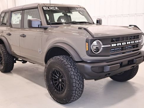 New 2026 Ford Bronco 4-Door AWD/4WD image 3