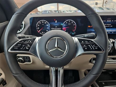 Certified 2025 Mercedes-Benz GLA 250 4MATIC image 25
