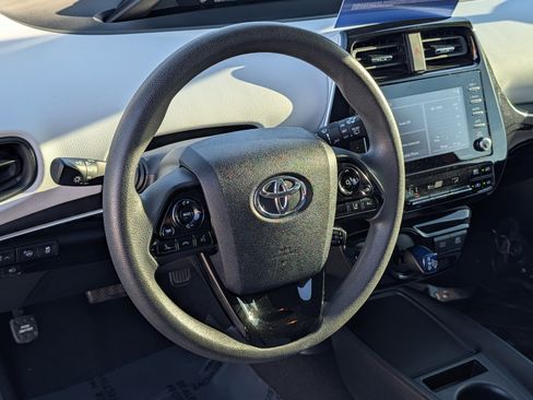 Used 2022 Toyota Prius LE image 20