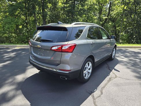 Used 2018 Chevrolet Equinox LT FWD image 3