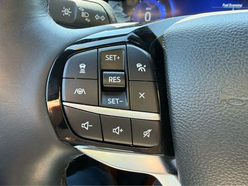 Used 2022 Ford Explorer Platinum w/ Equipment Group 601A AWD/4WD image 22