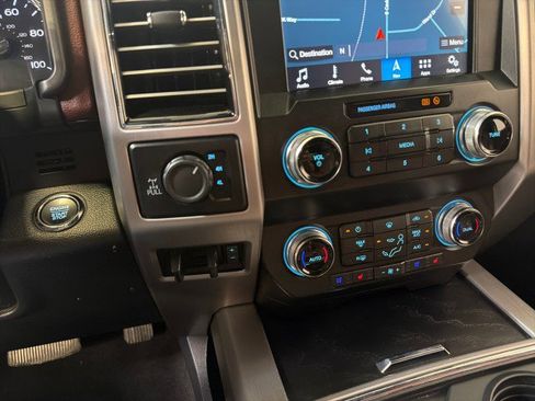 Used 2019 Ford F250 Platinum w/ Platinum Ultimate Package image 19