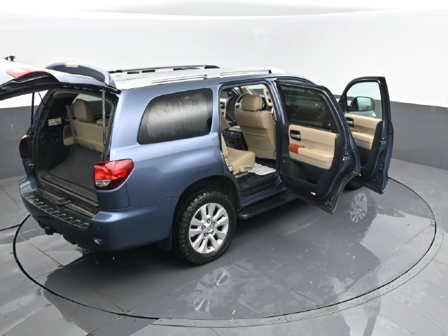 Used 2018 Toyota Sequoia Platinum AWD/4WD image 33