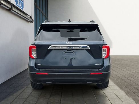 Used 2023 Ford Explorer XLT AWD/4WD image 4