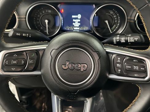 Used 2023 Jeep Wrangler Unlimited Sahara AWD/4WD image 15