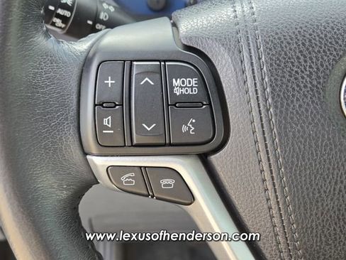 Used 2017 Toyota Sienna FWD image 23