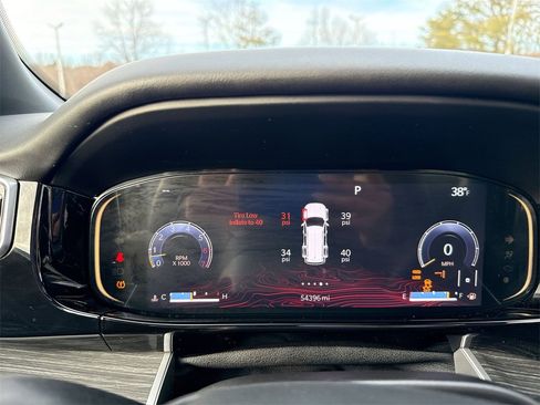 Used 2022 Jeep Wagoneer Series III w/ Premium Group I image 10