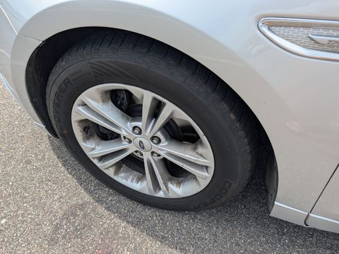 Used 2012 Ford Taurus SHO AWD/4WD image 5
