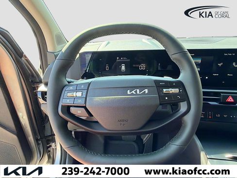 New 2026 Kia Sportage LX FWD image 32