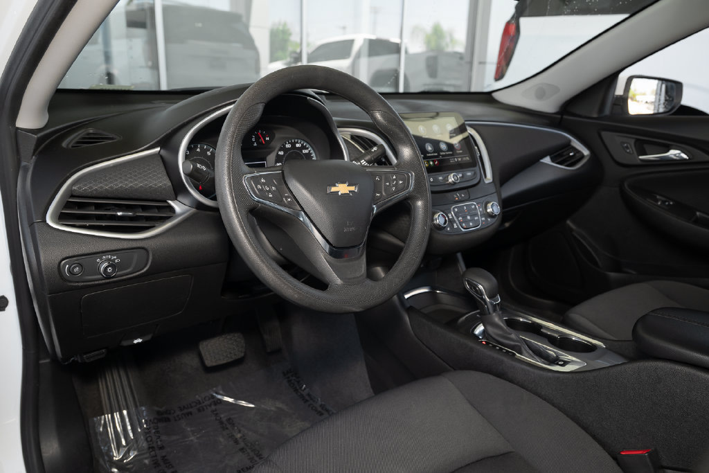Used 2023 Chevrolet Malibu LT FWD image 19