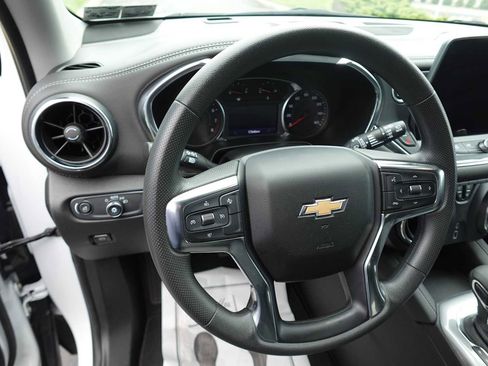 Used 2025 Chevrolet Blazer LT AWD/4WD image 13